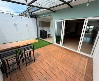 Casa de 3 habitaciones en alquiler en Lomas de Santa Ana