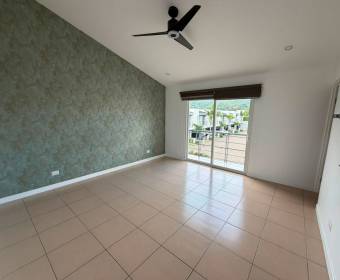 Casa de 3 habitaciones en alquiler en Lomas de Santa Ana