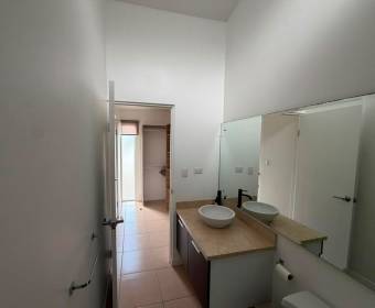 Casa de 3 habitaciones en alquiler en Lomas de Santa Ana