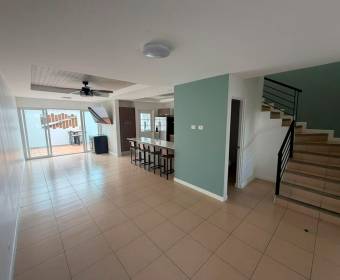 Casa de 3 habitaciones en alquiler en Lomas de Santa Ana