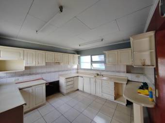 Venta de Casa Comercial en Montes de Oca, San José.