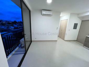 Venta de Apartamento en Condominio Sky House, San Sebastián (Semi amoblado). RAH 26-2113