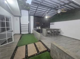 VENTA DE CASA EN RESIDENCIAL VILLAFLORES, SAN LORENZO, HEREDIA