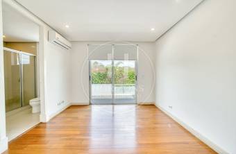 Casa de Lujo en Venta en Condominio DALUZ en Guachipelín, Escazú 4 Habitaciones con Piscin