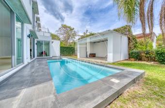 Casa de Lujo en Venta en Condominio DALUZ en Guachipelín, Escazú 4 Habitaciones con Piscin