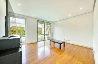 Casa de Lujo en Venta en Condominio DALUZ en Guachipelín, Escazú 4 Habitaciones con Piscin