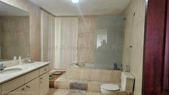 Venta de Apartamento en Escazú-San Rafael. RAH 26-2111