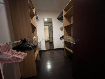 Se alquila apartamento en Escazú Centro 26-2138