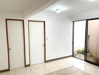 Venta de Local Comercial 2 APTOS en Zapote-San José. RAH 26-1353, $ 570,000, 1, San José, San José Venta de Local Comercial 2 APTOS en Zapote-San José. RAH 26-1353, $ 570,000, 1, San José, San José
