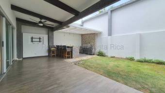 Venta de Casa en Santa Ana-Piedades. RAH 26-2116