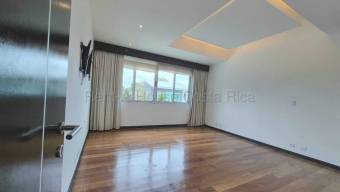 Venta de Casa en Santa Ana-Piedades. RAH 26-2116