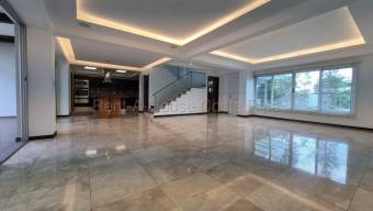 Venta de Casa en Santa Ana-Piedades. RAH 26-2116