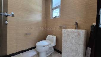 Venta de Casa en Santa Ana-Piedades. RAH 26-2116