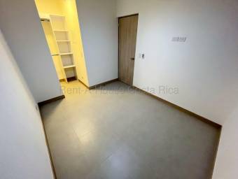 Venta de Apartamento en Condominio Sky House, San Sebastián (Semi amoblado). RAH 26-2113