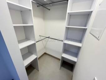 Venta de Apartamento en Condominio Sky House, San Sebastián (Semi amoblado). RAH 26-2113