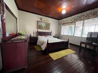 Casa en venta en el corazón de Alajuela con uso de suelo mixto #26-957 GS Casa en venta en el corazón de Alajuela con uso de suelo mixto #26-957 GS