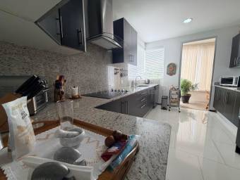 Venta de Apartamento en Piedades de Santa Ana. RAH 26-2122 Venta de Apartamento en Piedades de Santa Ana. RAH 26-2122