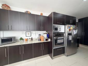 Venta de Apartamento en Piedades de Santa Ana. RAH 26-2122 Venta de Apartamento en Piedades de Santa Ana. RAH 26-2122