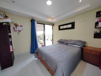 Casa remodelada en venta sobre calle principal en Moravia #26-491 GS