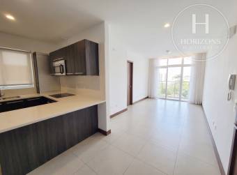 Apartamento en Venta en Vía Natura en Curridabat 1 Habitación con Estudio y Vista NJA1383J