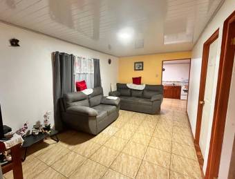 Casa en venta en Aserrí con terraza y amplios espacios familiares #26-844 GS