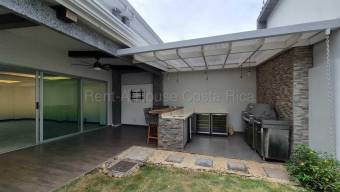 Venta de Casa en Santa Ana-Piedades. RAH 26-2116
