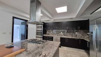 Venta de Casa en Santa Ana-Piedades. RAH 26-2116