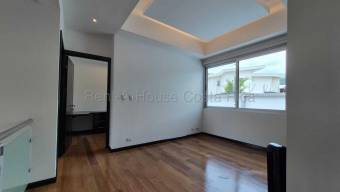 Venta de Casa en Santa Ana-Piedades. RAH 26-2116
