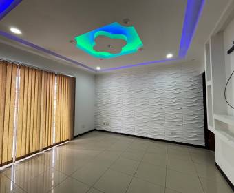 Two-story house for sale in Residencial Monserrat, La Unión, Cartago. Bank-owned property.