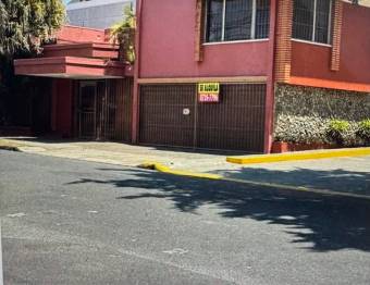 Alquilo casa en  Sabana Norte con uso de suelo mixto