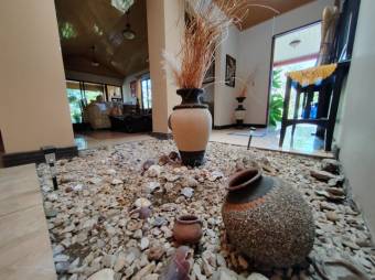 MLS-24-1136 KQ VENTA CASA TURRUCARES ALAJUELA CONTACTENOS AL # 88987222