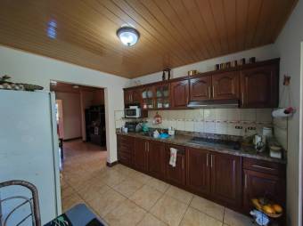 MLS-24-1136 LS VENTA CASA TURRUCARES ALAJUELA CONTACTENOS AL # 86127562