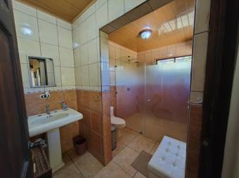 MLS-24-1136 LS VENTA CASA TURRUCARES ALAJUELA CONTACTENOS AL # 86127562