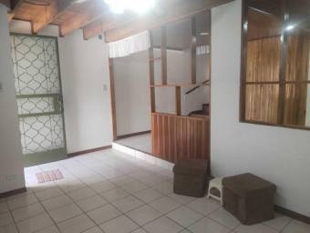 Venta de Casa Esquinera en Hatillo-San José. 