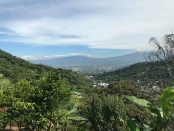 Venta de Lote en Piedades de Santa Ana. RAH 26-606