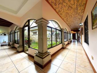 Venta de Casa de Lujo en ALTAMONTE-Curridabat. Venta de Casa de Lujo en ALTAMONTE-Curridabat.