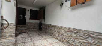 Casa en venta con inquilino activo ideal para inversión en San Rafael Abajo de Desamparados #26-68 G