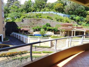 Venta de exclusivo apartamento ubicado en elegante zona de San Rafael de Eascazu 26-2188