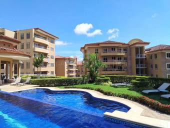 Venta de exclusivo apartamento ubicado en elegante zona de San Rafael de Eascazu 26-2188