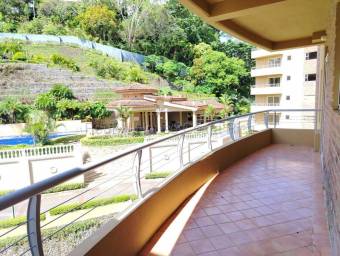 Venta de exclusivo apartamento ubicado en elegante zona de San Rafael de Eascazu 26-2188