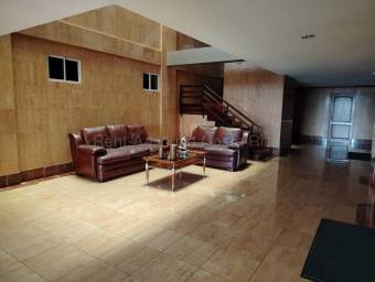 Venta de exclusivo apartamento ubicado en elegante zona de San Rafael de Eascazu 26-2188