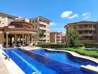 Venta de exclusivo apartamento ubicado en elegante zona de San Rafael de Eascazu 26-2188