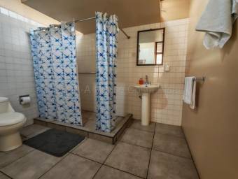 Venta de Hotel en El Centro de Alajuela. RAH 26-2170