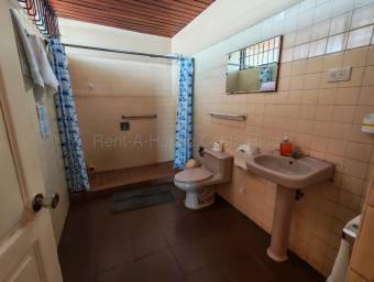 Venta de Hotel en El Centro de Alajuela. RAH 26-2170