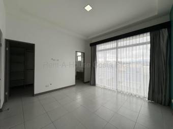 Moderna Casa en Venta en Santo Domingo de Heredia