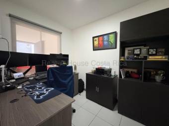 Moderna Casa en Venta en Santo Domingo de Heredia Moderna Casa en Venta en Santo Domingo de Heredia