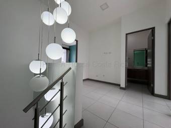 Moderna Casa en Venta en Santo Domingo de Heredia
