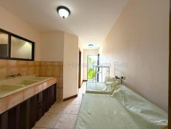 Venta de Casa de Lujo en ALTAMONTE-Curridabat. RAH 26-2159