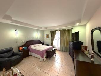 Venta de Casa de Lujo en ALTAMONTE-Curridabat. RAH 26-2159