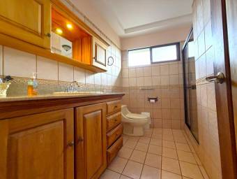 Venta de Casa de Lujo en ALTAMONTE-Curridabat. RAH 26-2159